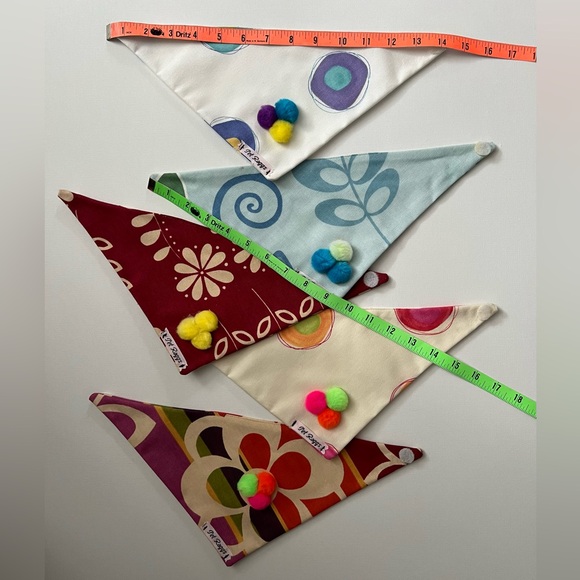 Colorful Pom-Pom Dog Triangular Bandana’s. Lined; Velcro Closures. Set of 5 - Picture 3 of 3